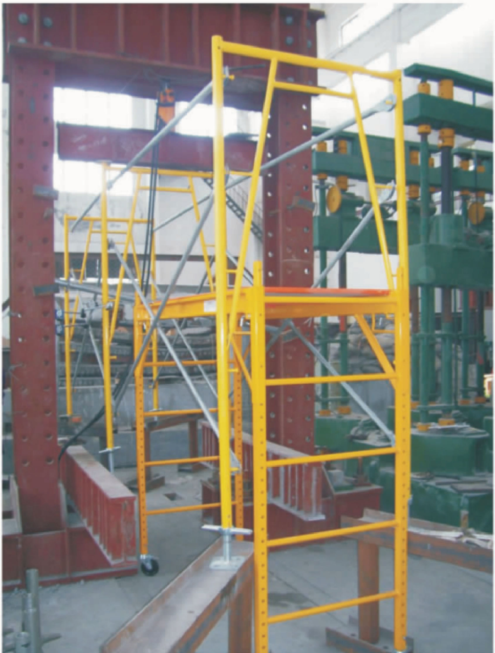 Load test of a 3′ × 6′8″ open frame, photograph from the company catalogue