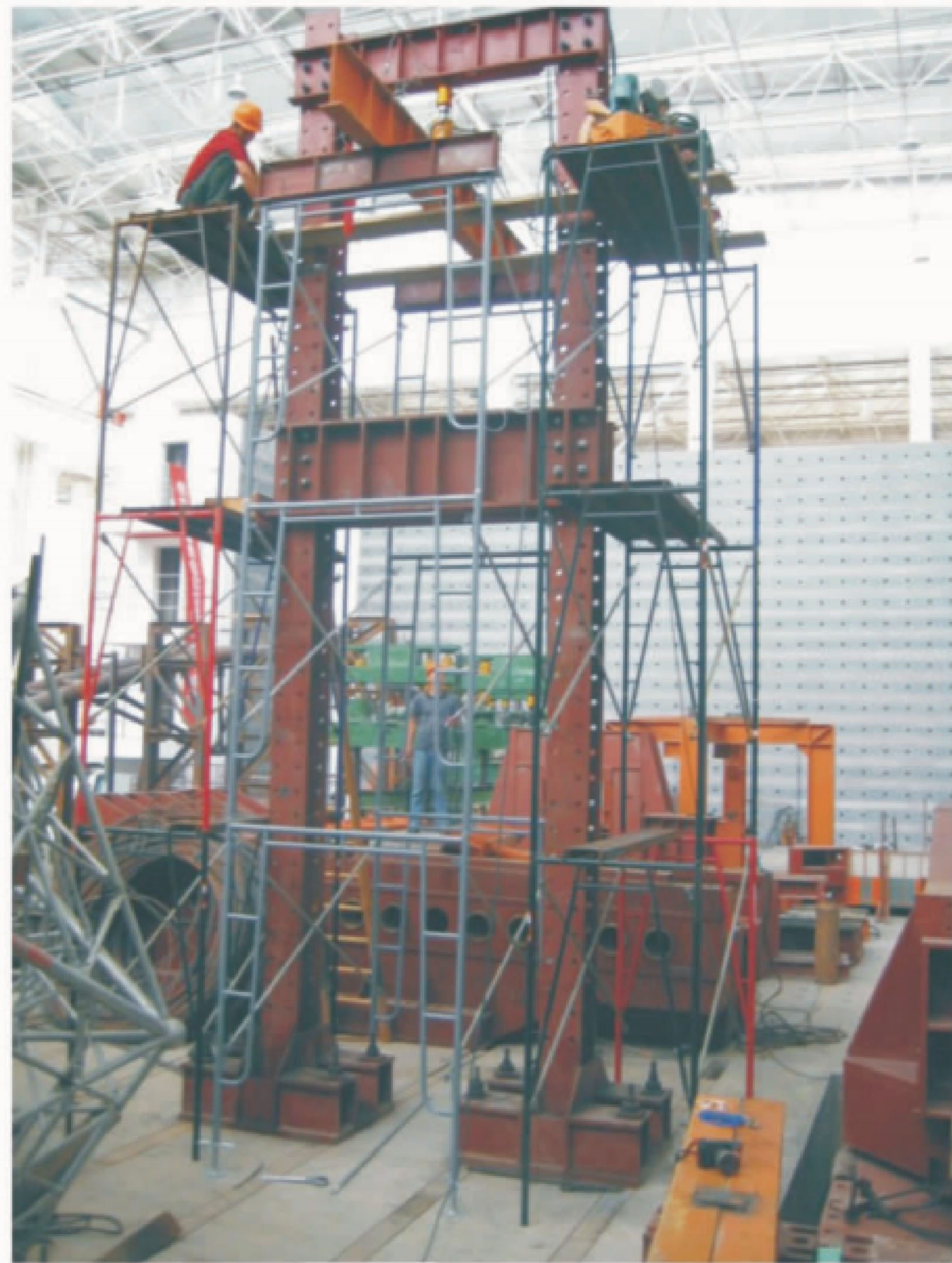 Load test of a Three-tier 5′ × 6′4″ frame, photograph from the company catalogue